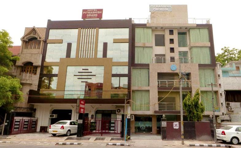 Hotel Pitrashish Grand And Premium Dillí Exteriér fotografie