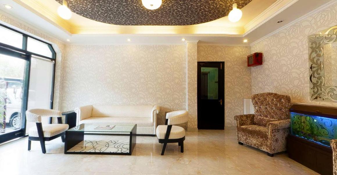 Hotel Pitrashish Grand And Premium Dillí Exteriér fotografie